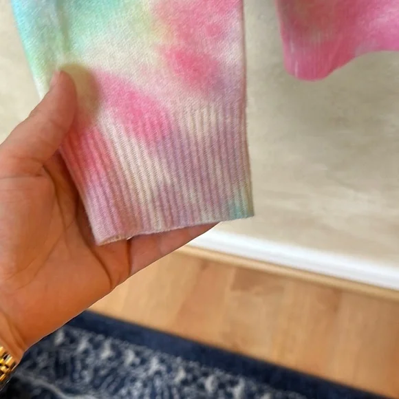 Bloomingdale's Cashmere Tie-Dye Pullover size medium - Picture 7 of 7